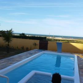Cabo Frio, Piscina de frente pro Mar, Pé na areia