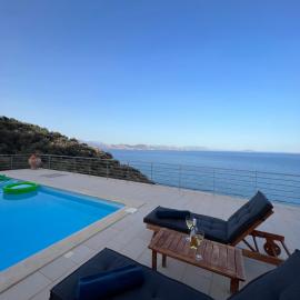 VL Luxury Villa, hotel in Kiveri