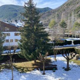 Apart acogedor en Biescas para familias,vistas a la montaña