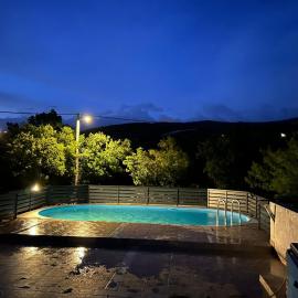 Studio Apartments MT, ξενοδοχείο σε Smrika