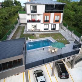 Konakönü Center 2, hotel di Araklı