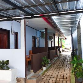 Angel homestay and shop, hotell i Dompu