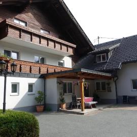 Apartmenthaus Kestel Gasthof, hotell sihtkohas Kirchbach