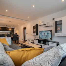 Hyggemate - 2 Bed Room Warm Stay in Sarnitsa, hotel a Sarnitsa