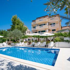 Pansion Villa Bok, hotel di Novalja