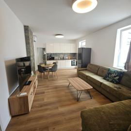 365 apartmány VAJANA & Jacuzzi, hotel di Piešťany