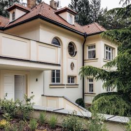 Vila Zlatý Slavík - Luxurious Villa with Spa, hotel v mestu Jevany