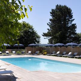 Hôtel Les Jardins de Deauville, ξενοδοχείο σε Saint-Martin-aux-Chartrains