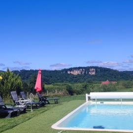 Propriété avec piscine de 2 à 9 personnes, Gîte De Saint Donat,, hotel a la Roque-Gageac