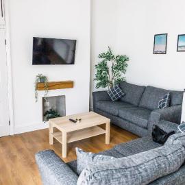 Spacious 5 Bedroom House - Perfect for Contractors, hotel in Pallion