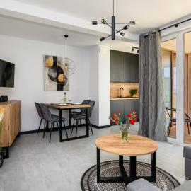 ENKLAWA Apartamenty Piamola, z basenem oraz strefą zabaw dla dzieci