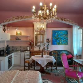 Studio Magenta, hotell i Vinça