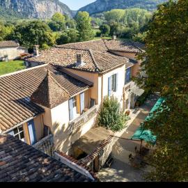 Logis Hotel Restaurant Le Domaine de la Régalière, hótel í Anduze
