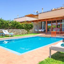Villa Portokalia Platanias, hotel in Platanias