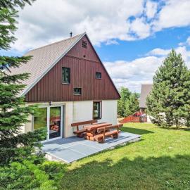 Holiday Home Holiday Hill 65 by Interhome, hotel v mestu Lauterwasser