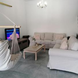 The Host - Women and couples only, hotel in Paphos