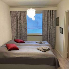 Huoneisto lähellä keskustaa, hotel u gradu 'Pieksamaki'