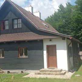 Chata na Lhotských pasekách, hotel a Lhota u Vsetína