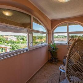 Beautiful Apartment In Karigador