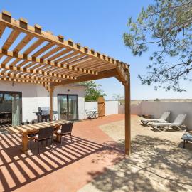 Mesa View Homestead - Cozy, 360 Views & Tranquility! home, hotel in Pioneertown