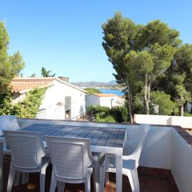 Casa con Jardín a 100m de la Playa de la Farella, Wifi y Garaje Privado - ES-228-175