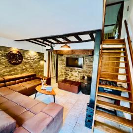 La balade en forêt - gîte 9 personnes en Ardenne, hotel in Tenneville