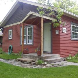 Exquisitely Remodeled With Hot Tub, Walk To Main St