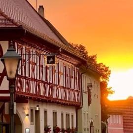 Gasthof Weißes Ross, hotel u gradu Iphofen