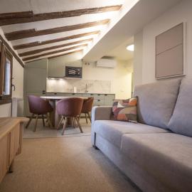 CASA AMARILLA APARTAMENTO DORNAQUE, hotel i Albarracín