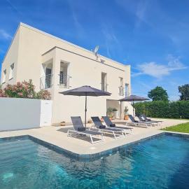 Apartments with Pool Casa Bianca, hotel Matohanciban