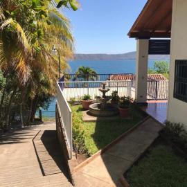 Villa La Giralda - Lakefront - Pool - Relaxation Haven, hotel v destinácii La Laguna