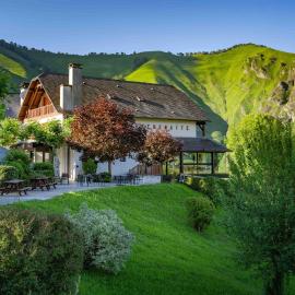 Logis Hôtel Etchemaïté, hotel u gradu Larrau