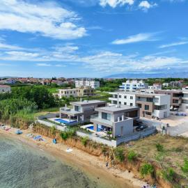 Deluxe Apartments Privlaka on the Sand, готель у місті Привлака
