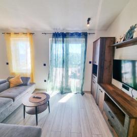 Apartmani 1 Pinezici, hotel in Pinezici