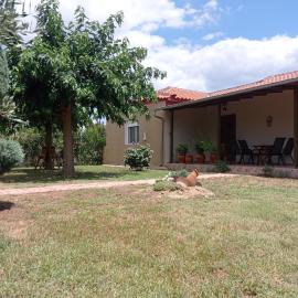 Village Nest, hotel en Sidhiní