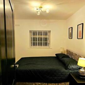 Charming 1 Bedroom Apartment in Bridgend