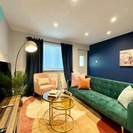 Chic 2BR Home Sleeps 5 Free Parking Near Manchester โรงแรมในแมนเชสเตอร์