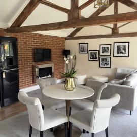 1 Bed Flat - Sleeps 2 - Pets - Parking - Wifi