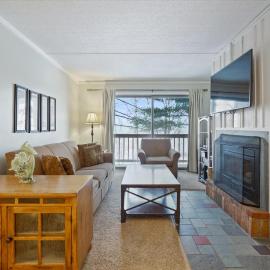 Viesnīca 3-Bedroom Condo Ski-In, Shuttle, and Cozy Fireplace Whiffletree I3 pilsētā Kilingtona