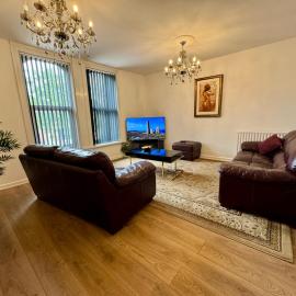 Lovely 2 bed Apartment, Arnold Town centre.