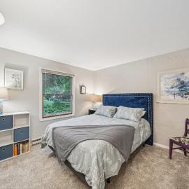 Daffodil House - Large 6 Bedroom Accessible Rental