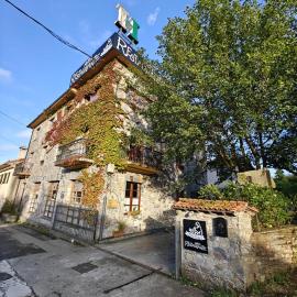 Hotel Restaurante Cabo Vidío, ξενοδοχείο σε Oviñana