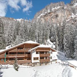 Hotel Villetta Maria Cottage, хотел в Каназей