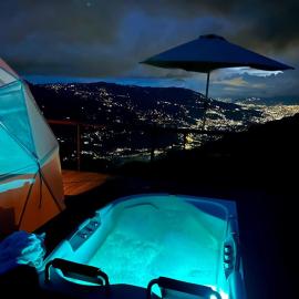 Glamping la Fortuna、ヒラルドタのホテル