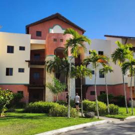 Apartamentos Essential Life con playa y piscina