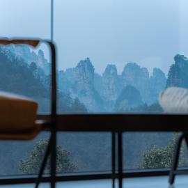 Zhangjiajie YOMO Retreat--Best Avatar Mount View, Free shuttle service to south gate of the forest park,Free Fresh Coffee,Free Self-Service Laundry & Drying, Entrance Ticket Serivce,Wholesome food,Travel Guide, ξενοδοχείο σε Zhangjiajie