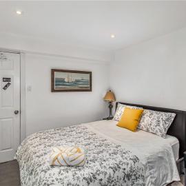 Beautiful Room 4mins from Gatineau Ottawa Airport, hotel u gradu Gatine