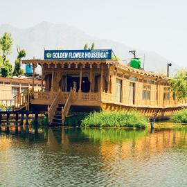 Srinagar में, होटल Golden Flower Heritage Houseboats