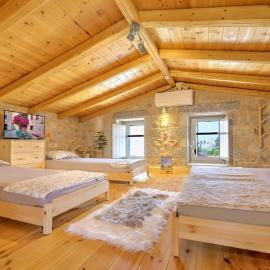 Crown House in Areopolis, хотел в Ареополис