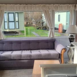 Caravan - Sleeps 8 pet friendly & hot tub, hotell i Welshpool